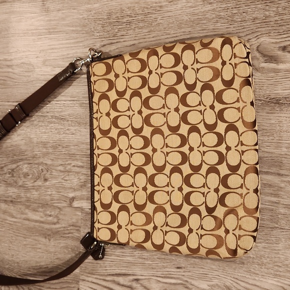 Authentic Coach Crossbody Handbag - Picture 3 of 12